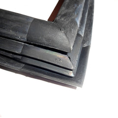 Rear Windscreen Rubber	16305110