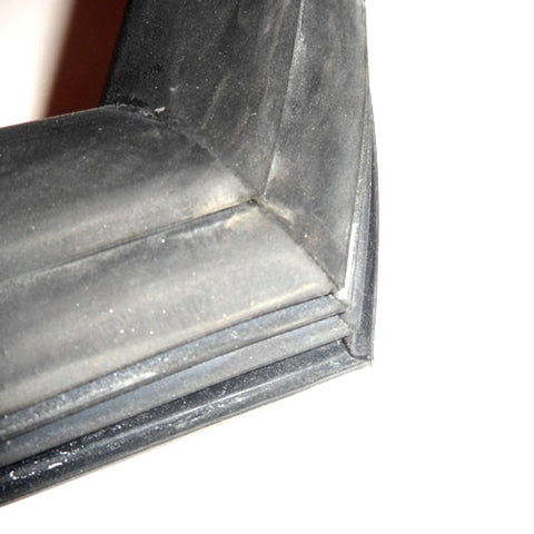 Front Windscreen Rubber	16320100