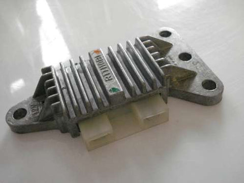 Alternator Regulator 2000 2400	FIA18068