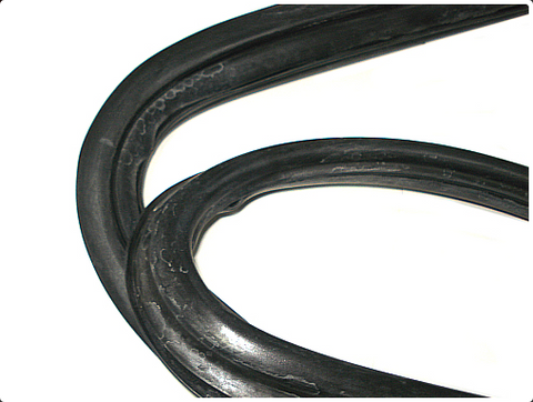 Rear Windscreen Rubber 246 	24605010